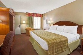 Ramada by Wyndham Sarasota Waterfront