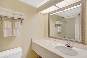 Ramada by Wyndham Sarasota Waterfront