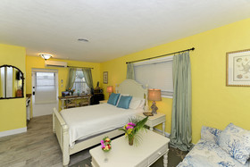 Siesta Key Palms Hotel