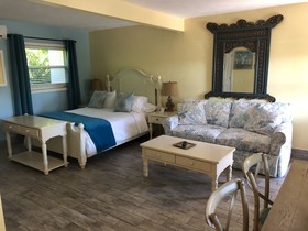 Siesta Key Palms Hotel