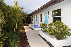 Siesta Key Palms Hotel