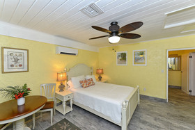 Siesta Key Palms Hotel