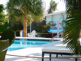 Siesta Key Palms Hotel