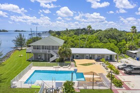 Sportsman's Marina & Lodge