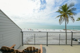 Fanta-Sea On The Beach by Beachside Management