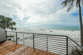 Fanta-Sea On The Beach by Beachside Management