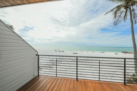 Fanta-Sea On The Beach by Beachside Management