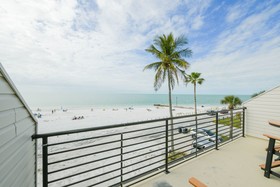 Fanta-Sea On The Beach by Beachside Management