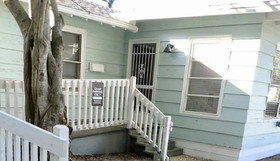 Rad's Cozy Cottage on Canal