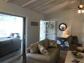 Rad's Cozy Cottage on Canal