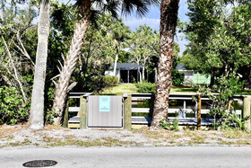 Rad's Cozy Cottage on Canal