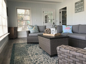 Rad's Cozy Cottage on Canal