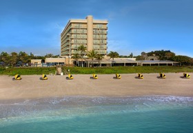 The Singer Oceanfront Resort, Curio Collection by Hilton