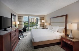 The Singer Oceanfront Resort, Curio Collection by Hilton