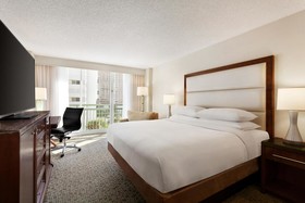 The Singer Oceanfront Resort, Curio Collection by Hilton