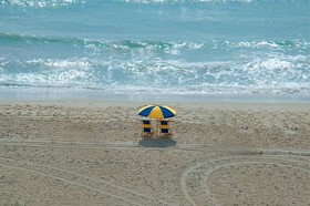 The Singer Oceanfront Resort, Curio Collection by Hilton
