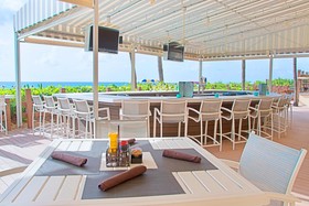 The Singer Oceanfront Resort, Curio Collection by Hilton