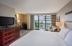 The Singer Oceanfront Resort, Curio Collection by Hilton
