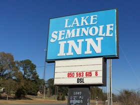 Lake Seminole Inn