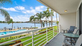 Bahia Vista by RedAwning