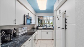 Bahia Vista by RedAwning