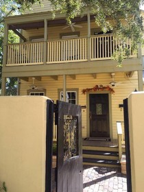 Agustin Inn