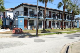 Merida Inn & Suites