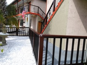 Merida Inn & Suites