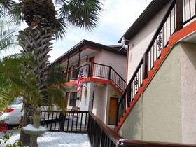Merida Inn & Suites