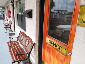 Merida Inn & Suites