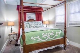 Peace and Plenty Inn