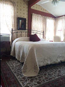 Victorian House B&B