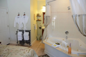 Victorian House B&B