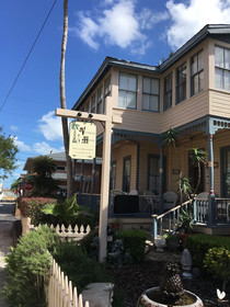 Victorian House B&B