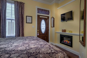 Victorian House B&B