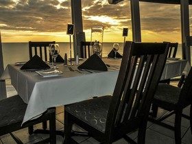 Bellwether Beach Resort
