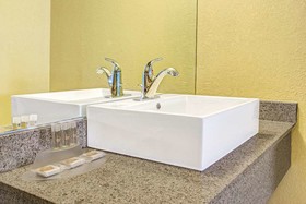 Days Inn by Wyndham St. Petersburg Central