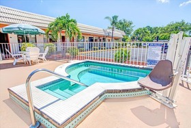 Days Inn by Wyndham St. Petersburg Central