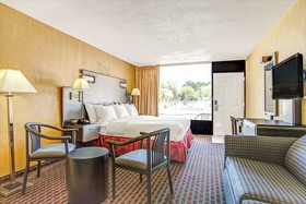 Days Inn by Wyndham St. Petersburg Central