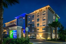 Holiday Inn Express & Suites St. Petersburg - Seminole Area