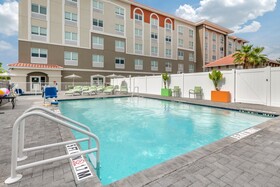 Holiday Inn Express & Suites St. Petersburg - Seminole Area