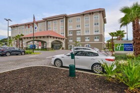 Holiday Inn Express & Suites St. Petersburg - Seminole Area