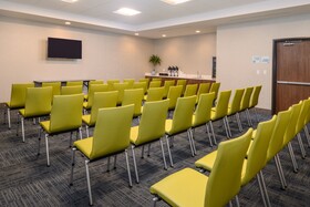 Holiday Inn Express & Suites St. Petersburg - Seminole Area