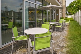 Holiday Inn Express & Suites St. Petersburg - Seminole Area