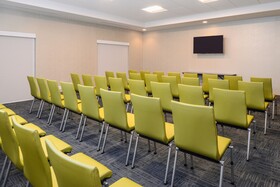 Holiday Inn Express & Suites St. Petersburg - Seminole Area