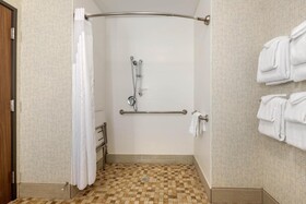 Holiday Inn Express & Suites St. Petersburg - Seminole Area