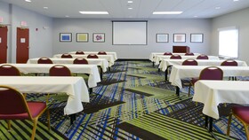 Holiday Inn Express Hotel & Suites St. Petersburg North (I-275)