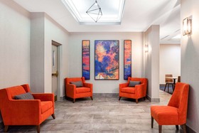 La Quinta Inn & Suites by Wyndham St. Petersburg Northeast