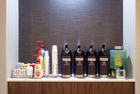 La Quinta Inn & Suites by Wyndham St. Petersburg Northeast