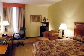 La Quinta Inn & Suites by Wyndham St. Petersburg Northeast